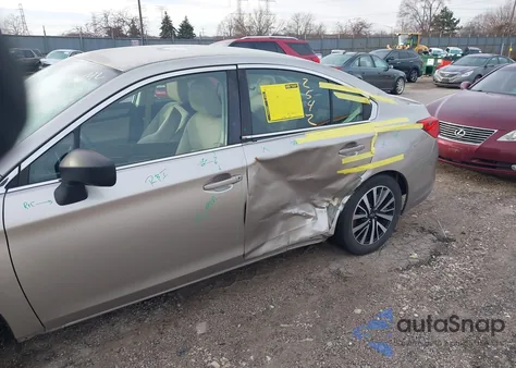 2018 Subaru Legacy 2.5I z USA, uszkodzony, nr VIN 4S3BNAB68J3035239
